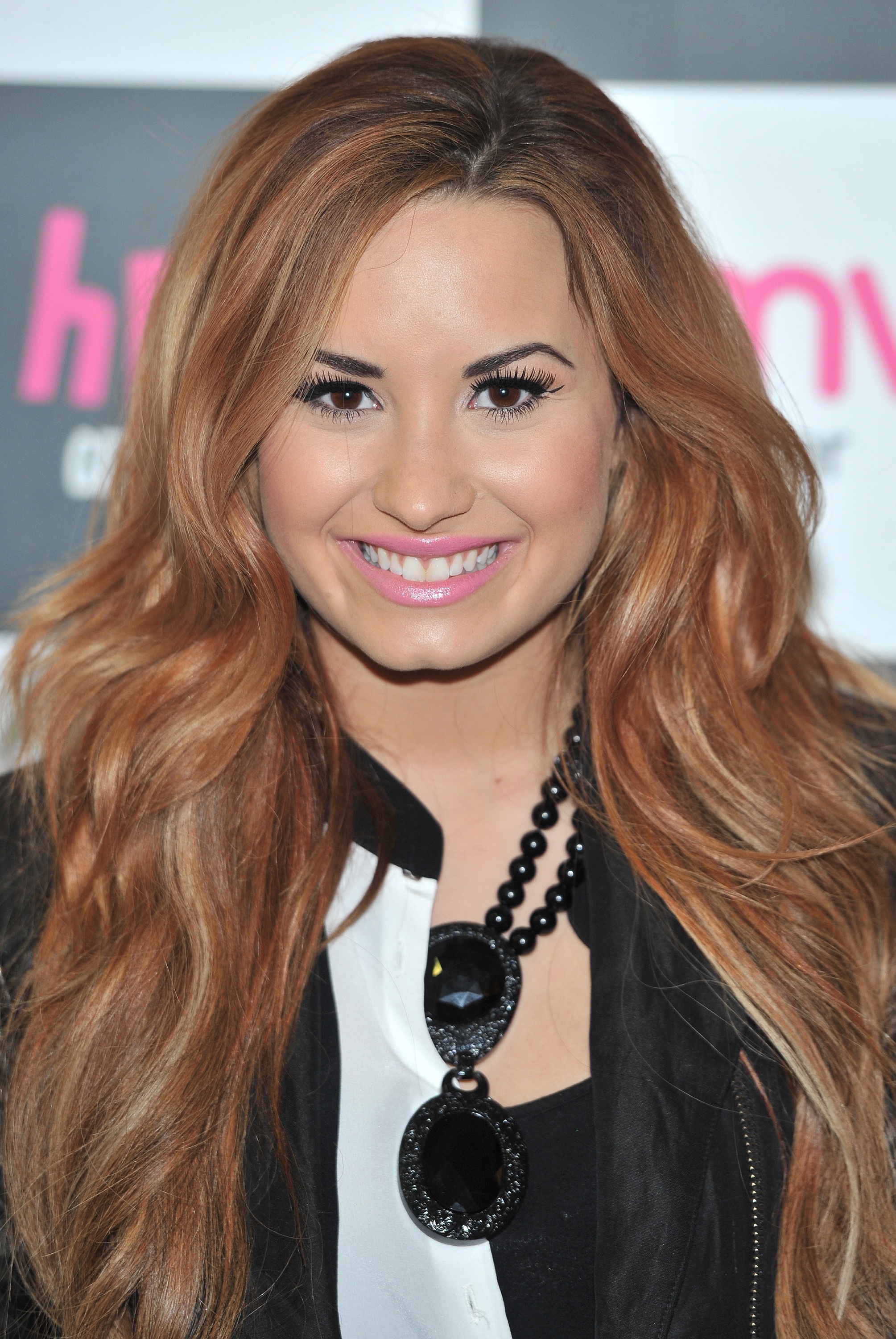demi-lovato-x-factor