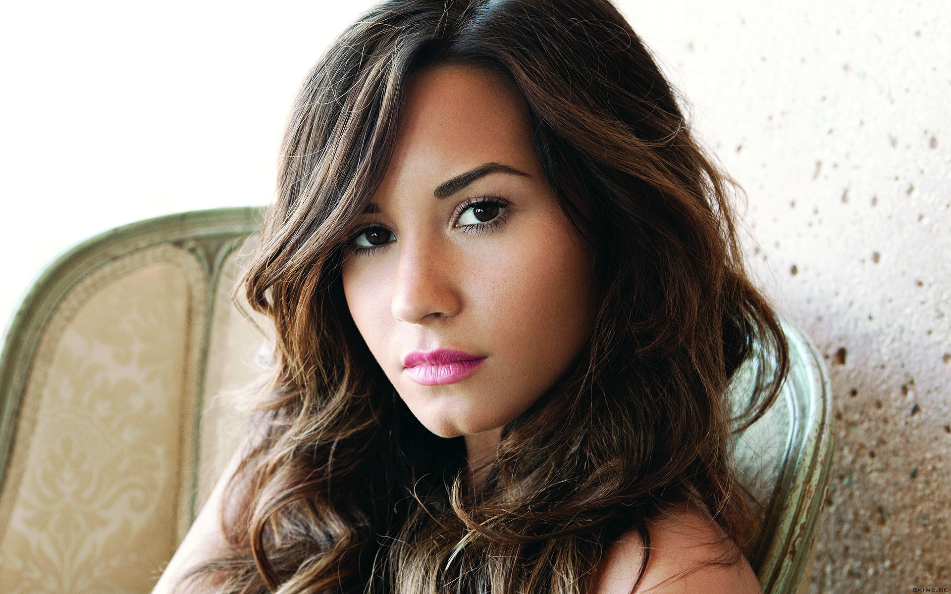 Demi-Lovato-demi-lovato-28692912-1920-1200